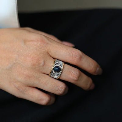 Eastern Royal Style Black Opal Ring - verstelbaar