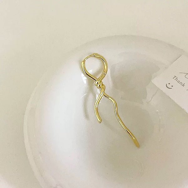 Uniek ontwerp, gedraaide knoop, slanke oorbellen, één paar