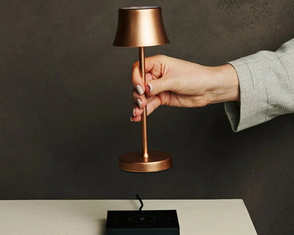 De Pijp Mini koper oplaadbare tafellamp - Draadloos opladen, dimbare lamp en 3 lichte kleuren