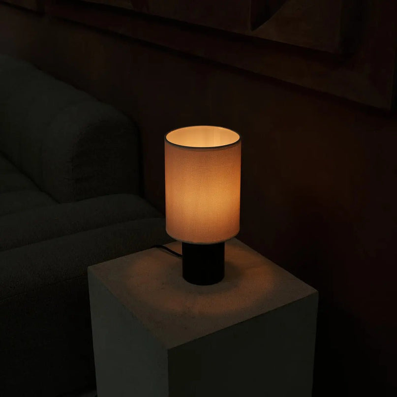 Kiko Zwarte Tafellamp – Gezellige Zwart & Beige Bureaulamp met E27 Fitting
