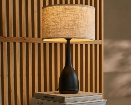 Jacob zwarte lamp met beige kap – elegante en warme verlichting