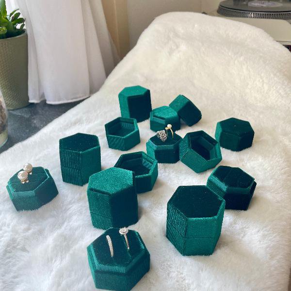 Zeshoek fluwelen trouwring box-groene kleuren