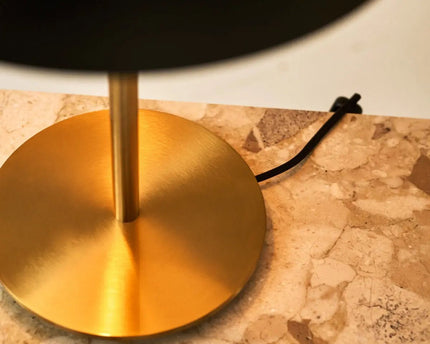 Lola goud-zwarte tafellamp – elegant metalen ontwerp met aan/uit-schakelaar