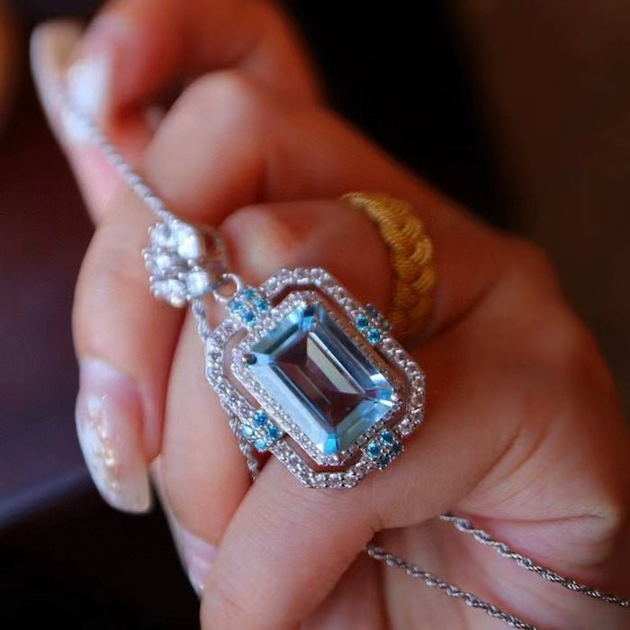 Sprankelende blauwe topaz vierkante hanger ketting