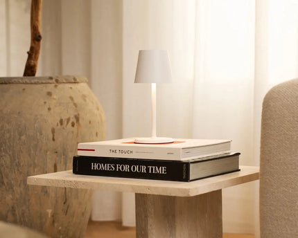 James White oplaadbare tafellamp – draadloos, dimbaar en elegant