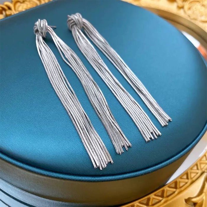 Moderne vintage knoopkwasten Longline oorbellen