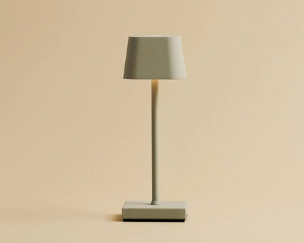 Sarphati Mini Shadow Gray Dordeloze tafellamp perfect voor de horeca -industrie - draadloos oplaadbaar via laadstation, dimbare lamp en 3 lichtmodi