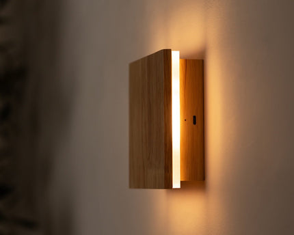 Lane lichtbruine draadloze wandlamp - oplaadbaar, dimbaar, natuurlijk houtlamp