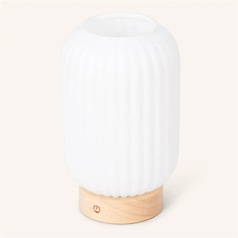 Unieke oplaadbare lamp Lilly – matglas en houten voet, dimbaar, 3 lichtmodi