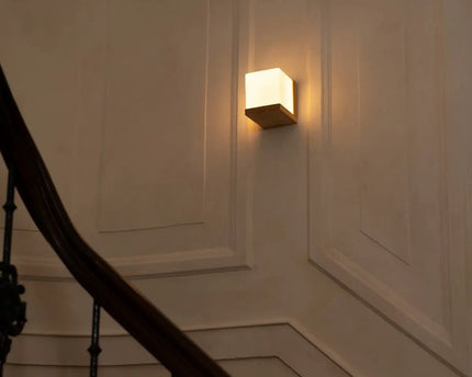 Lizzy lichtbruine vierkant oplaadbare houten wandlamp - draadloze, dimbare en stijlvolle verlichting