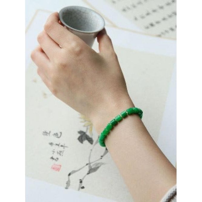Minimalistische levendige groene jade kralen armband