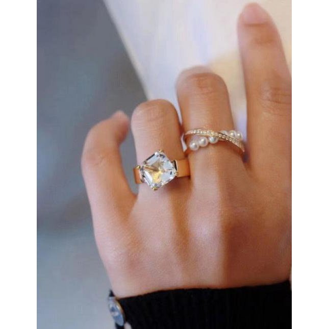 Duidelijke kwartskristalverklaring ring-aanpassing