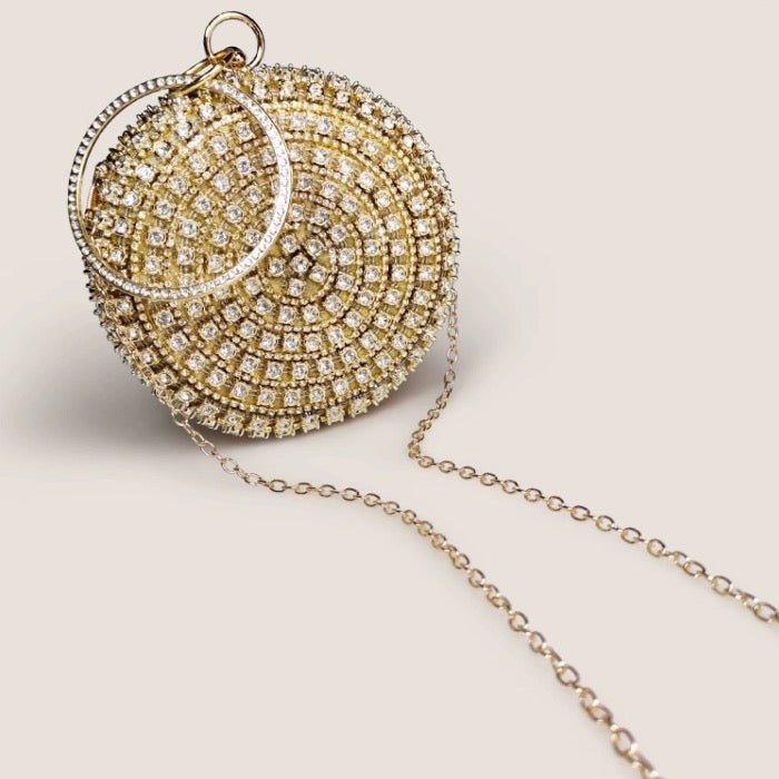 Oogverblindende ronde clutch met diamantlook