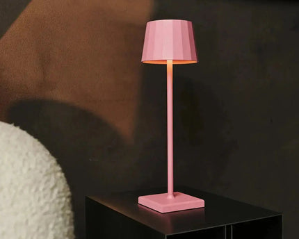 Combi Set Professional-8 x Wouter Flamingo Roze oplaadbare tafellampen & 1 x Central Station draadloos laadstation met Qi-Technology-Perfect voor restaurants, gastvrijheid en hotels