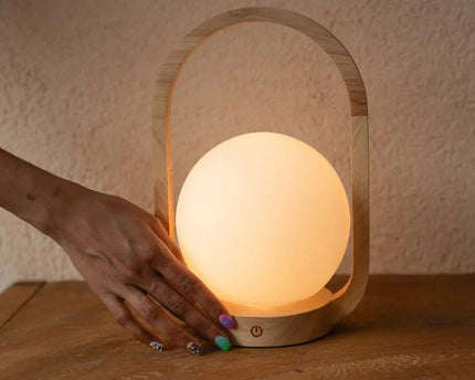 Skye Lichtbruine Houten Snoerloze Lamp | Oplaadbaar en dimbaar ontwerp
