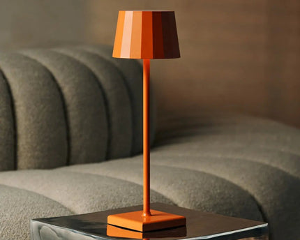 Combi Set Professional-8 x Wouter Blossom Orange Oplaadbare tafellampen & 1 x Central Station draadloos oplaadstation met Qi-Technology-Perfect voor restaurants, gastvrijheid en hotels