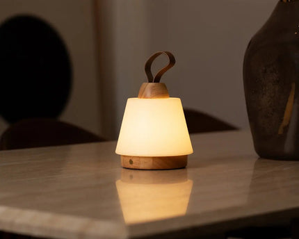 Liv lichtbruine oplaadbare lamp – lederen band, dimbaar, draadloos