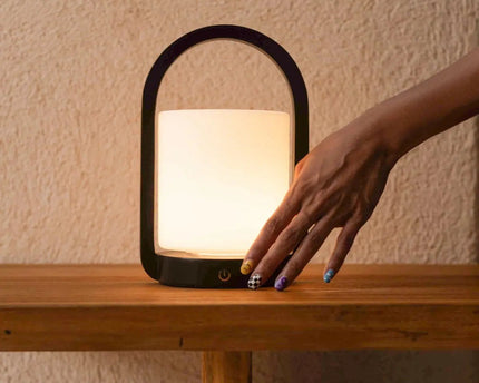 George donkerbruine houten lamp – oplaadbaar, dimbaar en draagbaar