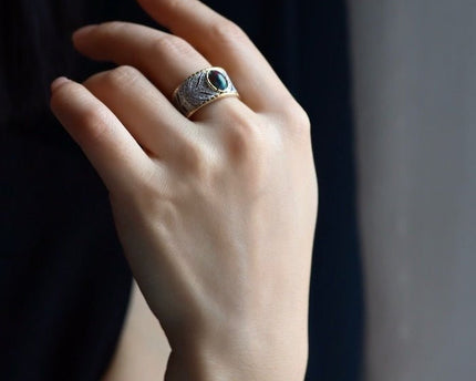 Eastern Royal Style Black Opal Ring - verstelbaar