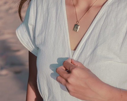 Sierlijke ketting 18k verguld - gouden 40 cm ketting gemaakt van 925 zilver goud vermeil - hanger met gegraveerd gezicht - LOVINA goud