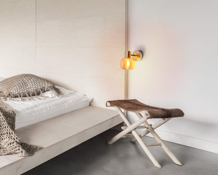Glazen wandvlek "Libby", klassieke wandlamp gemaakt van messing gekleurd metaal en getinte glas in barnsteen, met E14-aansluiting, voor eetkamer, woonkamer, gang of kantoor, 16 cm