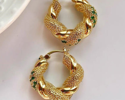 Vintage stijl gevlochten oorbellen - groene stenen