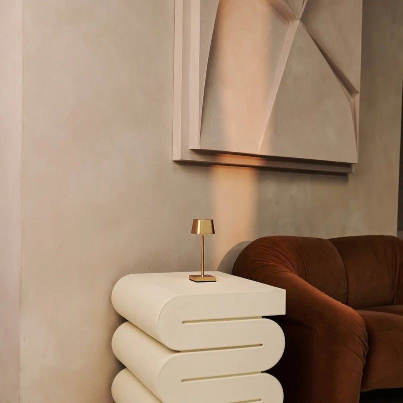 Sarphati Mini Gold draadloze tafellamp perfect voor horeca -industrie - draadloos oplaadbaar via laadstation, dimbare lamp en 3 lichtmodi