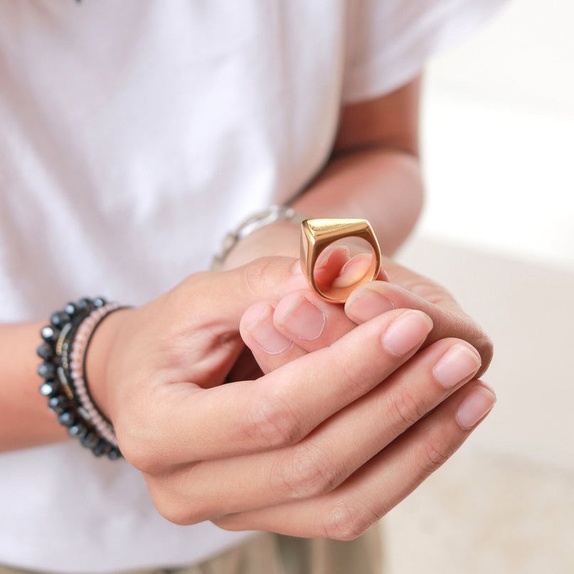 Minimalistische ring 18k verguld - gouden ring 925 zilver goud vermeil - driehoekige statement ring - JIMBARAN