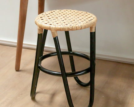 Rotan Kruk KOLAKA Zwart Ø35 cm met Geweven Zitvlak | Kleine ronde kruk met drie poten