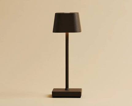 Sarphati Mini Mocha Brown Draadloze tafellamp Perfect voor gastvrijheidsindustrie - Draadloos oplaadbaar via laadstation, dimbare lamp en 3 lichtmodi