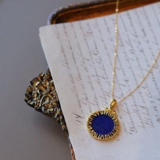 Helios lapis lazuli ronde hanger ketting