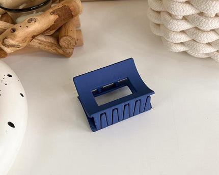 Minimalistische blauwe kleurtoon klauw haarclips