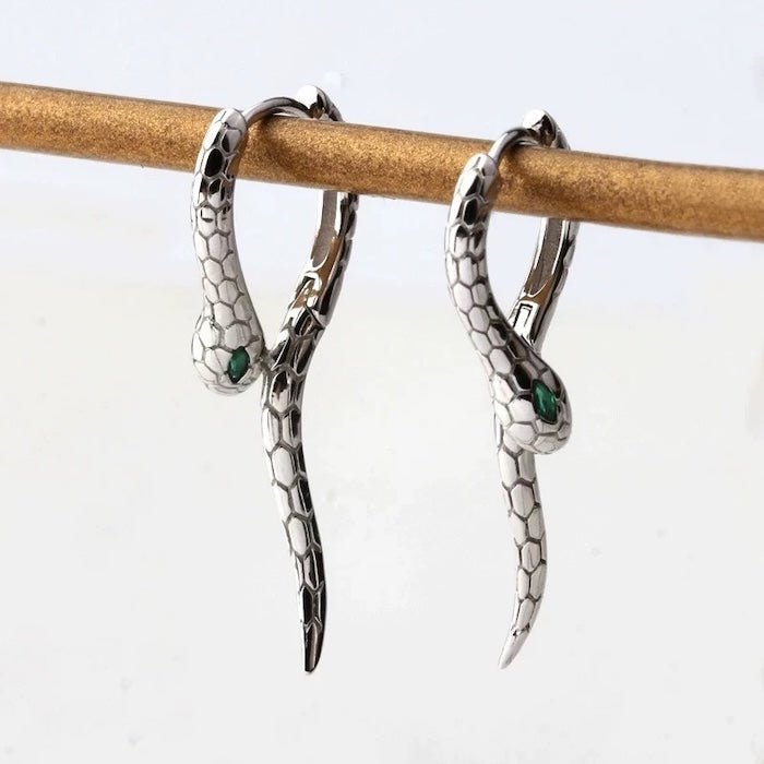 Unieke groene -eye cobra -ontwerp oorbellen - goud n zilver