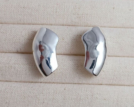 Unieke zilveren Armor Wrap oorbellen