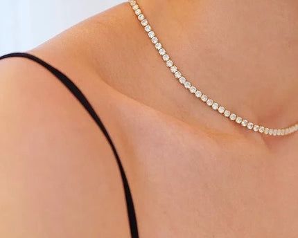 Tijdloze sprankelende choker met diamantlook