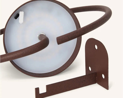 Cielo donkerbruine oplaadbare metalen wandlamp – draadloos, dimbaar en stijlvol