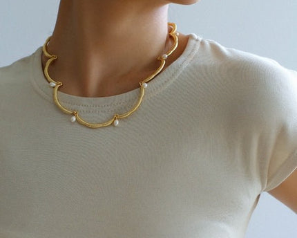 Elegante kanten bloemversiering parelketting