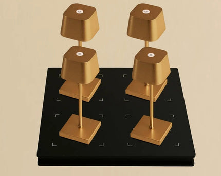Combi Set Professional-4 x Sarphati Mini Gold Oplaadbare tafellampen & 1 x Amstel Wireless Lay Station met Qi-Technology & Perfect voor restaurants, gastvrijheid en hotels