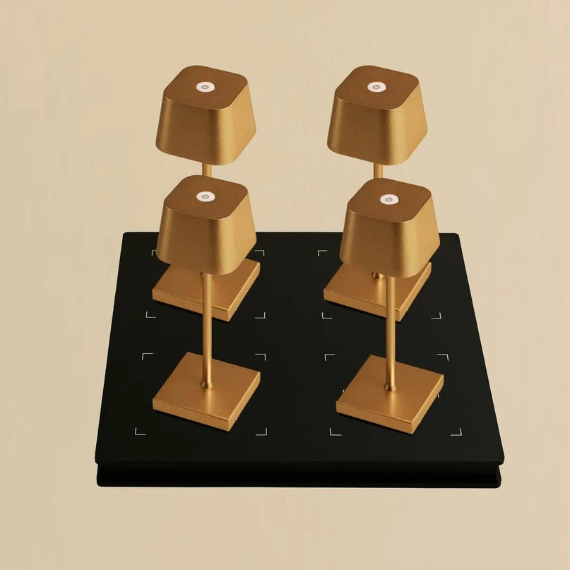 Combi Set Professional-4 x Sarphati Mini Gold Oplaadbare tafellampen & 1 x Amstel Wireless Lay Station met Qi-Technology & Perfect voor restaurants, gastvrijheid en hotels