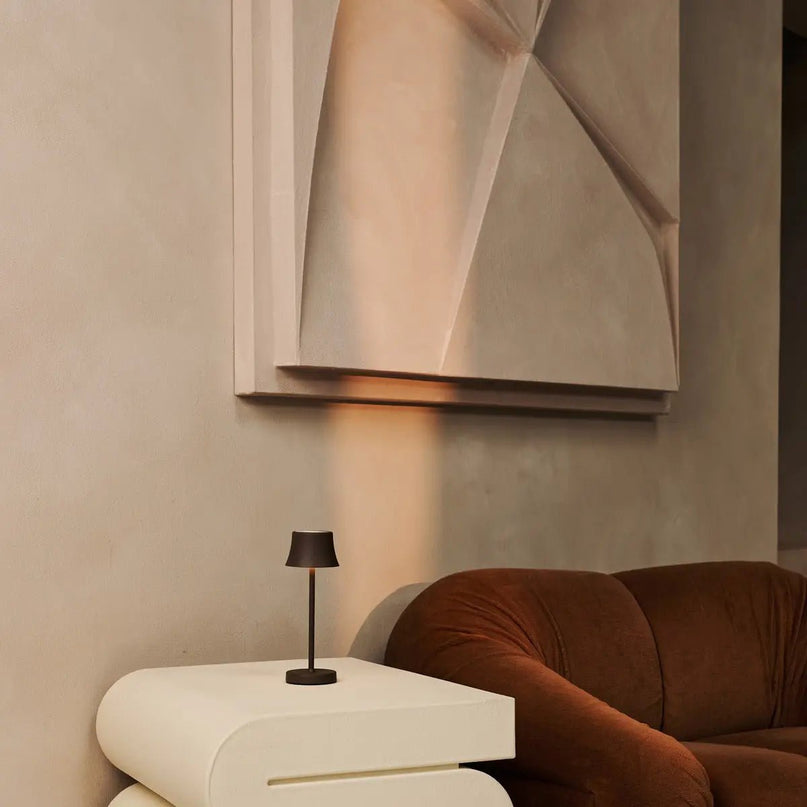 Combi Set Professional-8 X de Pijp Mini Mocha Brown oplaadbare tafellampen & 1 x Central Station draadloos laadstation met Qi-Technology-Perfect voor restaurants, gastvrijheid en hotels