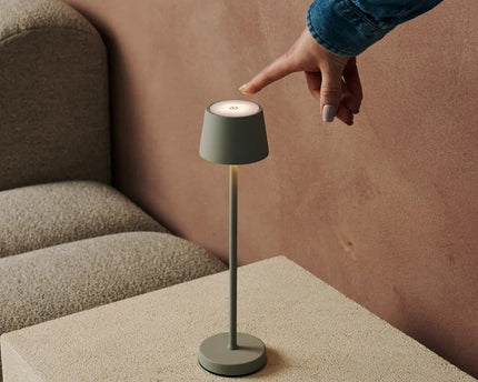 Vondel Mini Shadow Gray Oplaadbare en draadloze lamp perfect voor horeca -industrie - draadloos oplaadbaar via laadstation