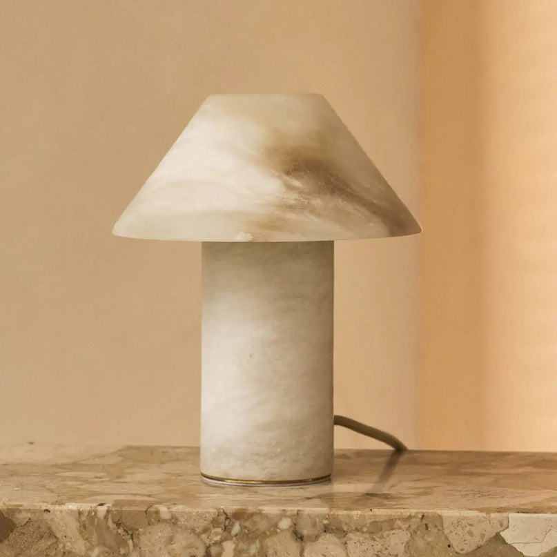 Eleonora stijlvolle albasten lamp – handgemaakt, uniek ontwerp met zachte gloed