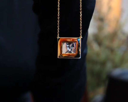 Vierkante Romeinse stijl godin standbeeld ketting