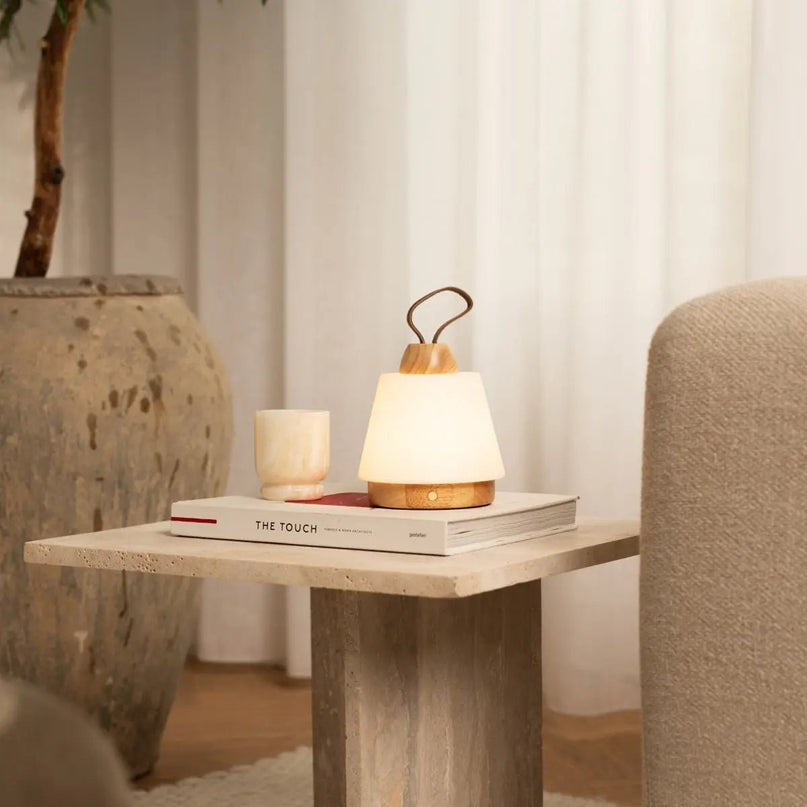 Liv lichtbruine oplaadbare lamp – lederen band, dimbaar, draadloos