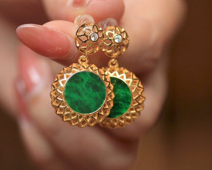 Levendige jade bloem ingelijste oorbellen