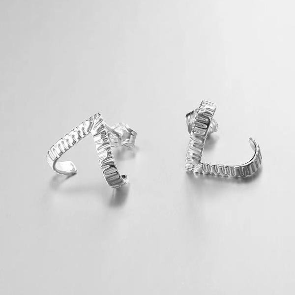 Unieke V-vorm oorbellen-zwart en zilver