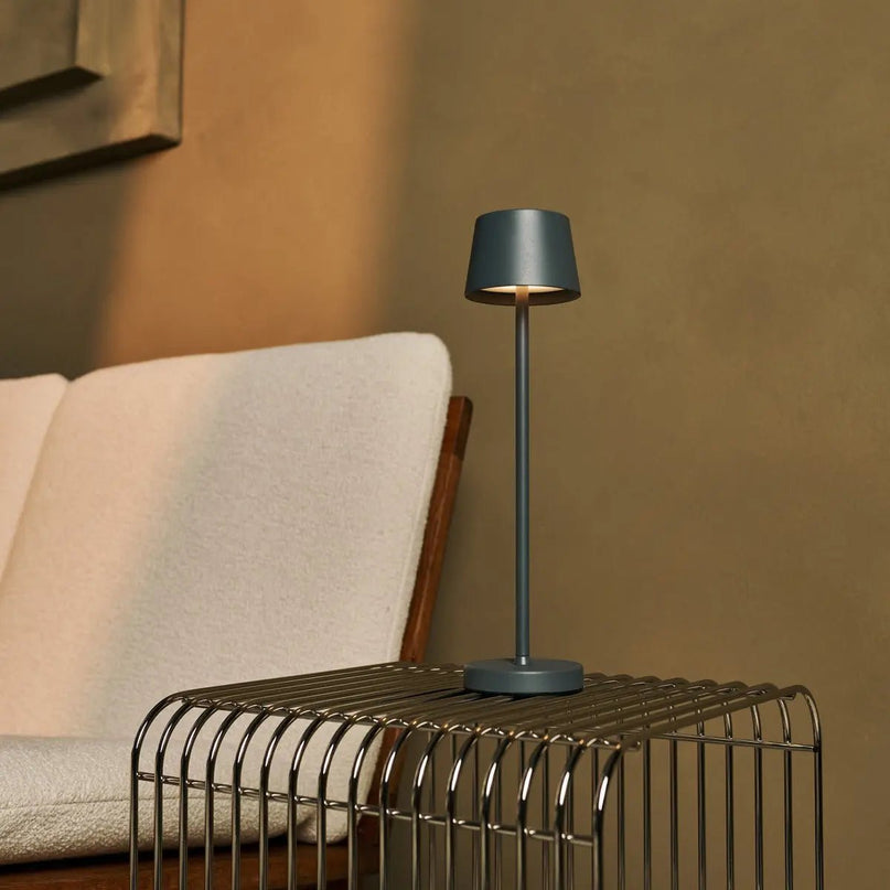 Vondel Mini Stone Gray Oplaadbare en draadloze lamp perfect voor horeca -industrie - draadloos oplaadbaar via laadstation