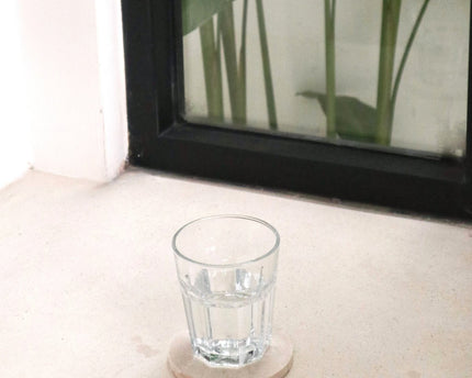 Ronde marmeren onderzetters set van 4 of 8 handgemaakte RANUKA (wit)
