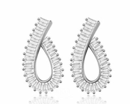 Geometrisch ontwerp oorstekers met diamantlook