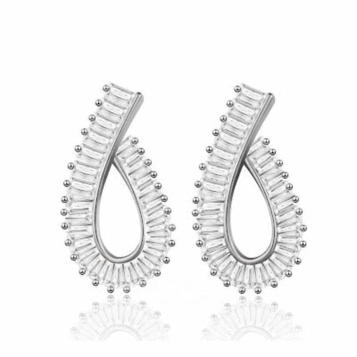 Geometrisch ontwerp oorstekers met diamantlook